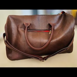 Tote&Carry 
XL Chocolate Duffle